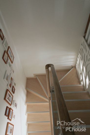 复式楼梯装修效果图大全2016图片之现代简约风格